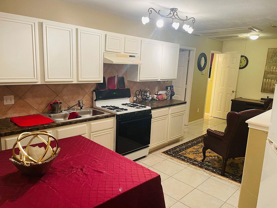 1st image of 11127 Hanning Ln #B