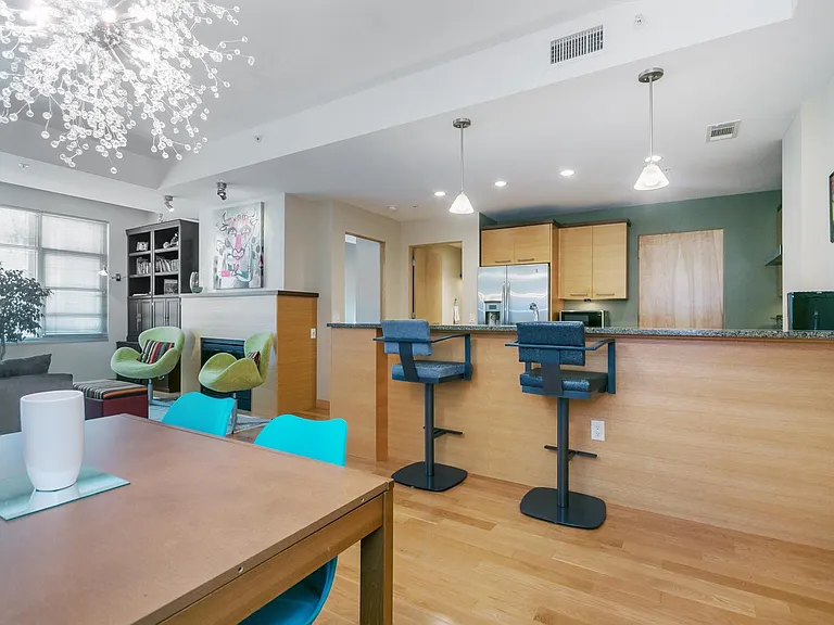 309 W Washington Ave #401 — Photo 11