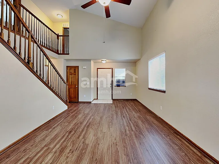 2325 Hyacinth Rd — Photo 8