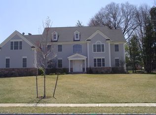 4 David Dr, Whippany, NJ 07981