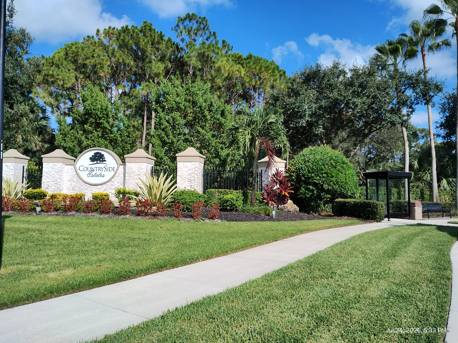 5 bed, 4271 sqft, $5,500 — Photo 2