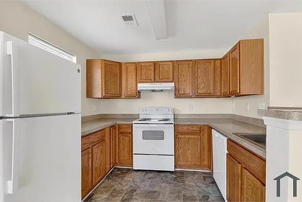 929 E Baltimore St #202 — Photo 7