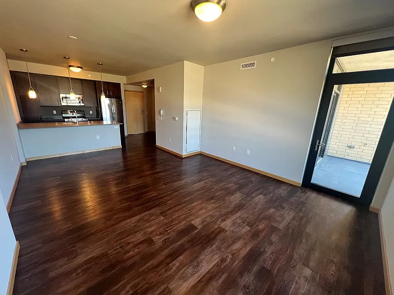 Venture Luxury High Rise — Photo 63