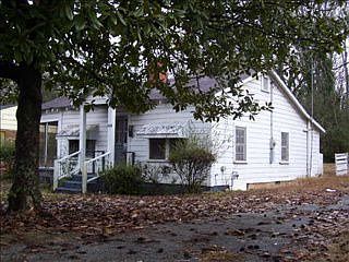 2nd image of 420 Circus St