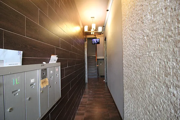 Rented by Hagstrom Management Inc | media 22