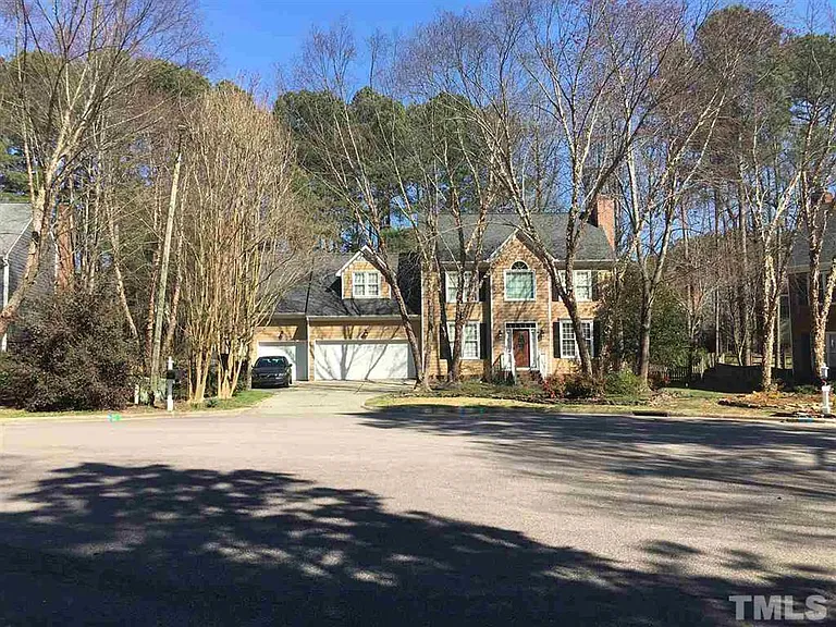 111 Lulworth Ct — Photo 1