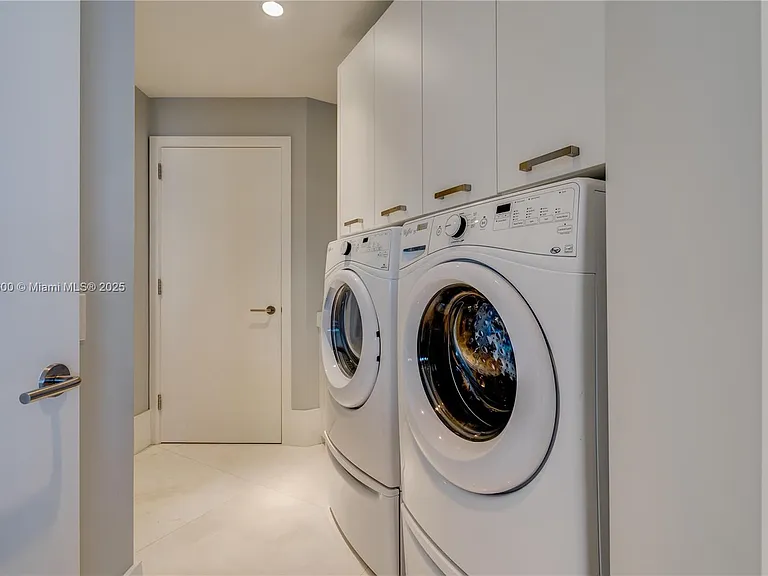 18555 Collins Ave #2403 — Photo 27