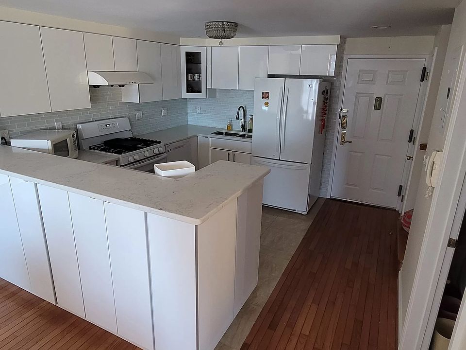 1st image of 133-47 Sanford Ave #13D
