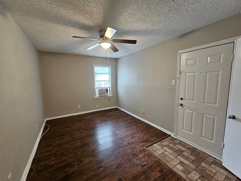 6365 Hollis Ave — Photo 11