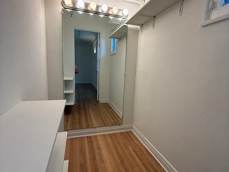 1532 N Columbus Ave — Photo 6