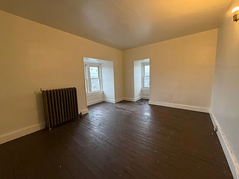 274 Jefferson Ave — Photo 9