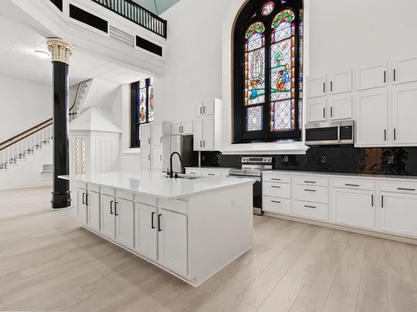 6098 Lake Church ROAD, Belgium, WI 53004