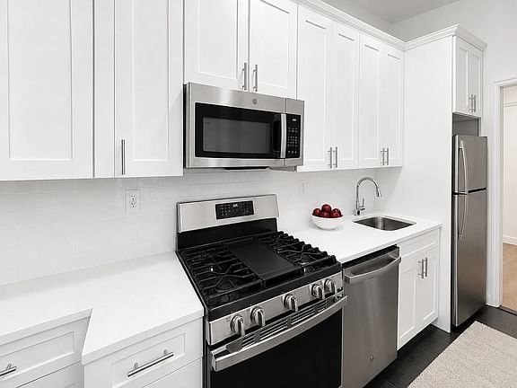 3rd image of 200 W 90th St APT 10H
