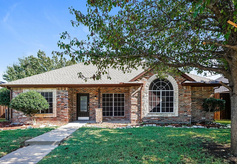 1st image of 102 Cottonwood Trl
