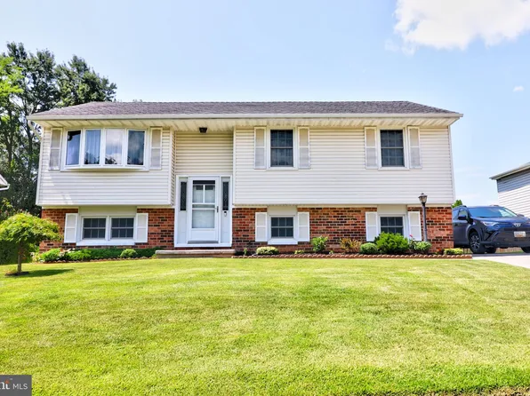 7516 Lemon Tree Ct, Hanover, MD 21076