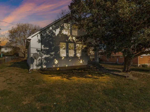 1151 Maple Dr, Ste Genevieve, MO 63670