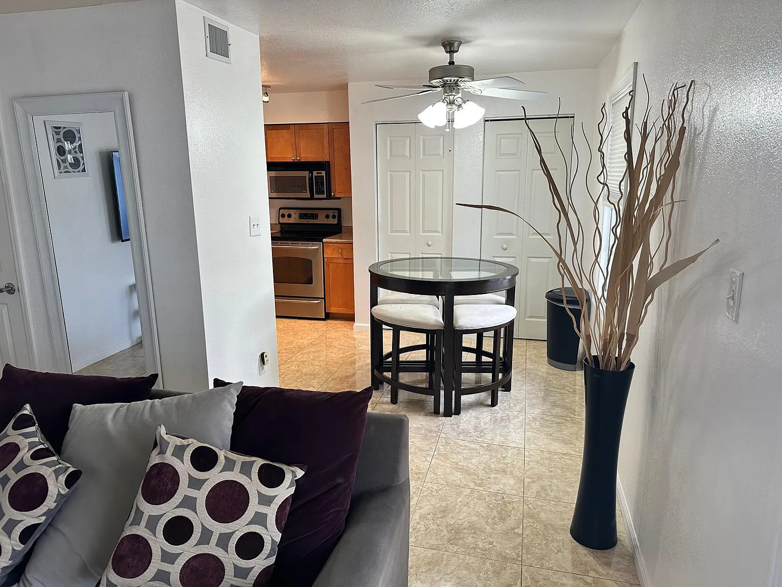 2 bed, 773 sqft, $2,850 — Photo 1