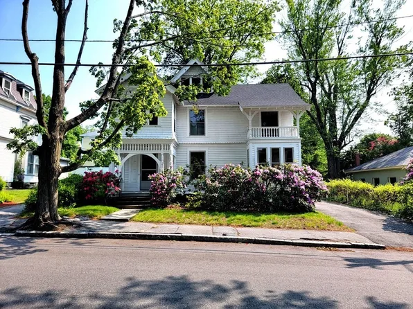 73 Mansur St, Lowell, MA 01852