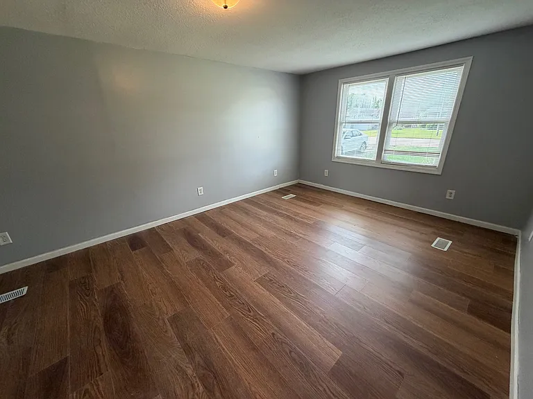 406 W Morris St — Photo 2