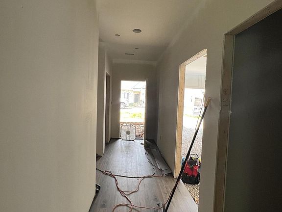3rd image of 147 Van Gilder Way