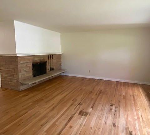 4th image of 6119 127th Pl SE