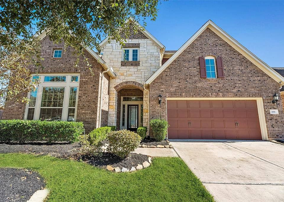 1st image of 446 Cascade Oaks Ln