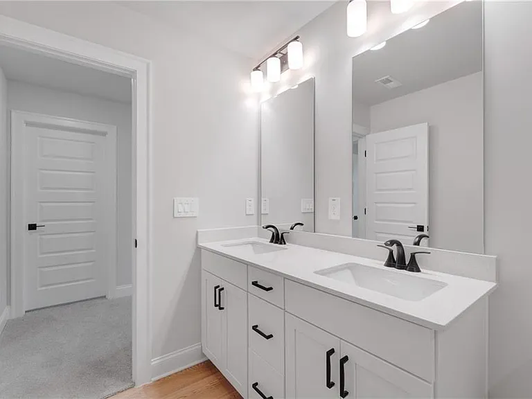 3089 Sweet Red Cir — Photo 36