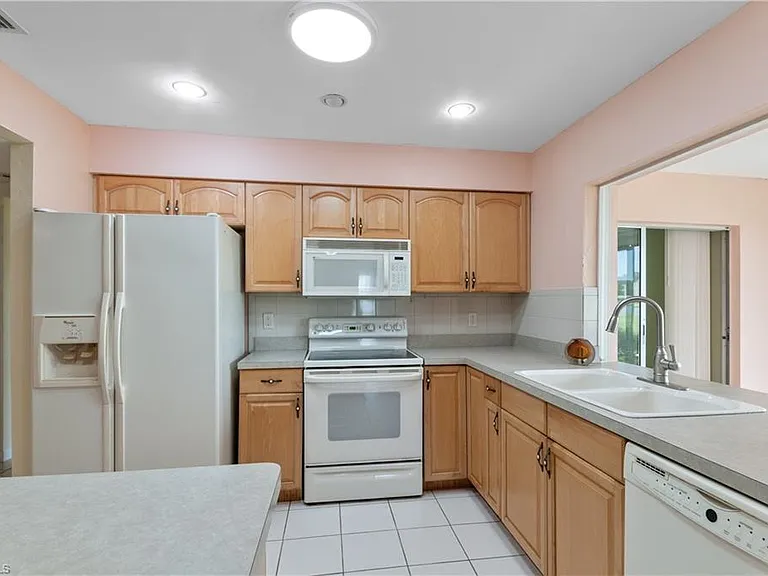4105 Lakewood Blvd #E-18 — Photo 16