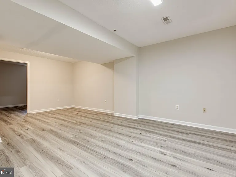 8125 Gray Stone Ln — Photo 34