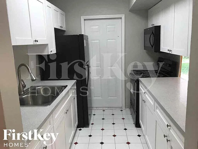 3430 N 72nd Ter — Photo 4