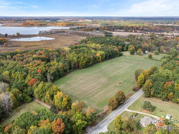 9393 Lincoln Lake Ave NE, Greenville, MI 48838