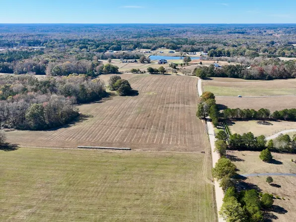 5 Mask Rd, Brooks, GA 30205