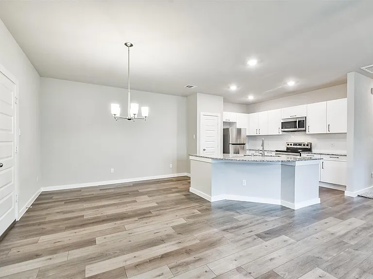 9800 Grosbeak Ln — Photo 2