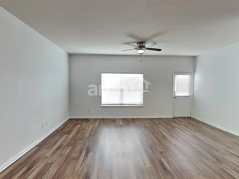 12250 Commander Dr — Photo 7