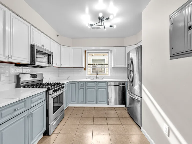 15-17 Wharton St #3 — Photo 4