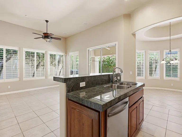 7369 E Del Acero Dr — Photo 22