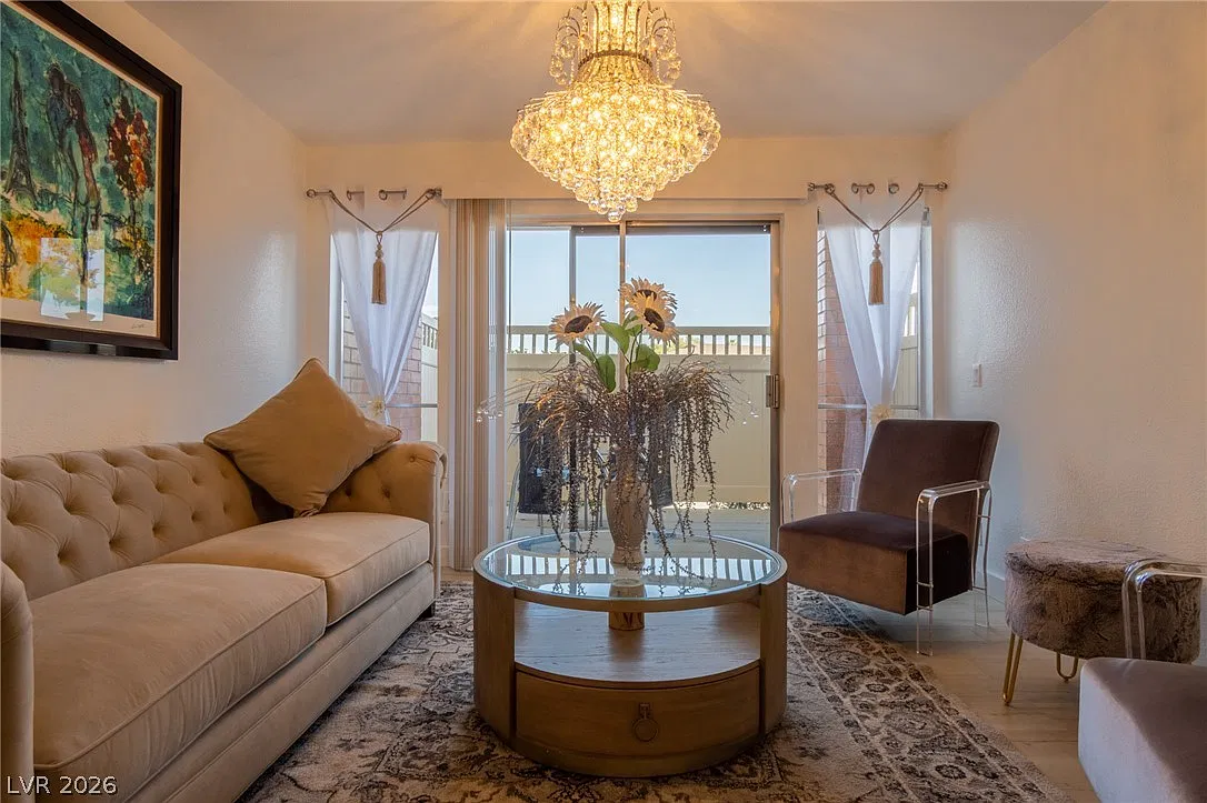 1 bed, 1.0 bath, 761 sqft, $1,300 — Photo 3