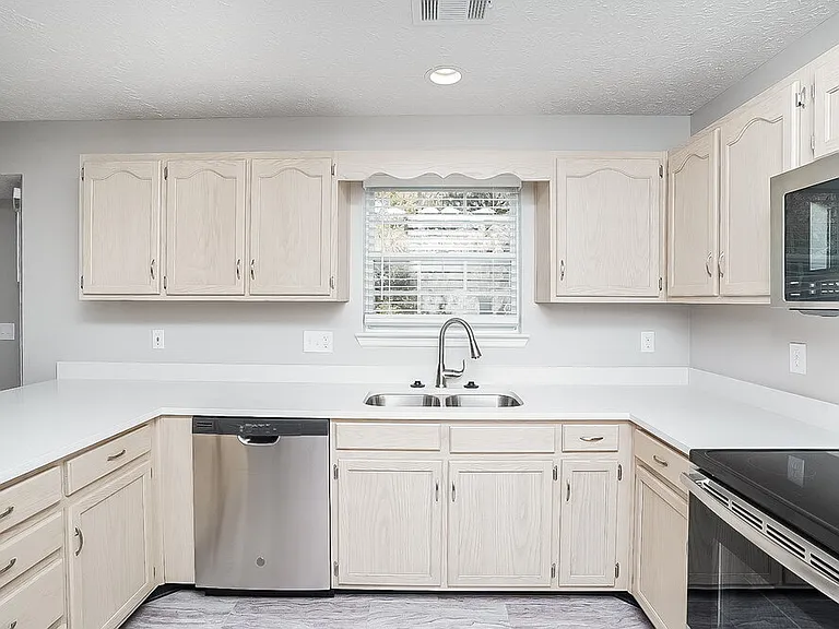 400 Hunters Path Ct — Photo 8