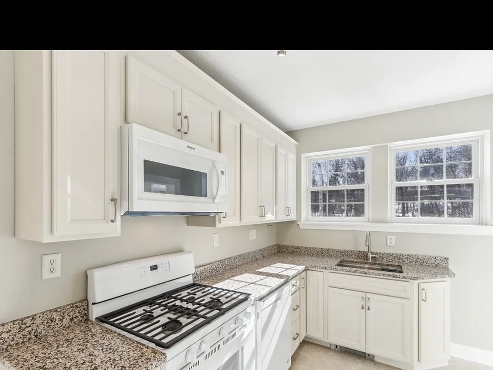 27 Elm Rd