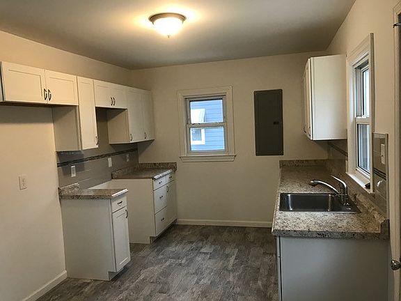 5th image of 217 Bauman Ave