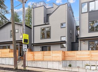 9821 15th Ave NE, Seattle, WA 98115