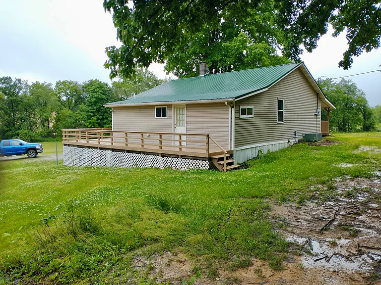 1604 Leon Prall Rd — Photo 3