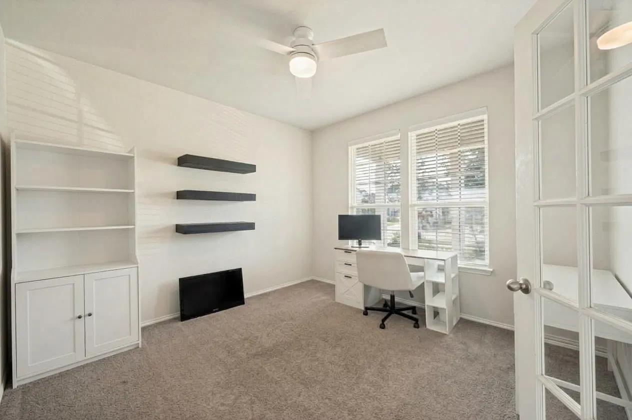 3 bed, 2.5 bath, 2717 sqft, $2,395 — Photo 4