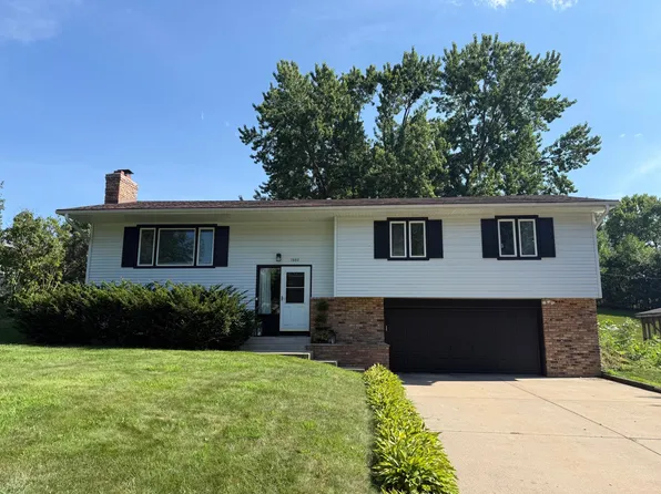 1880 Gold Trl, Eagan, MN 55122