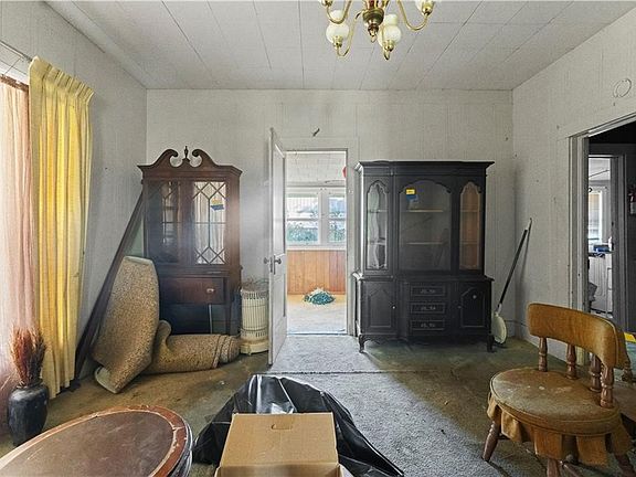 4th image of 722 Oak Ave