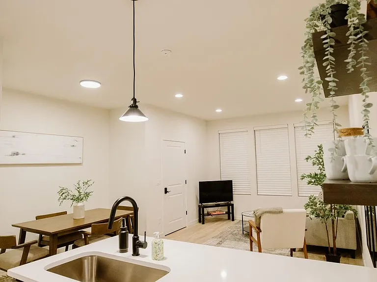 3923 SE 54th Ave #101 — Photo 2