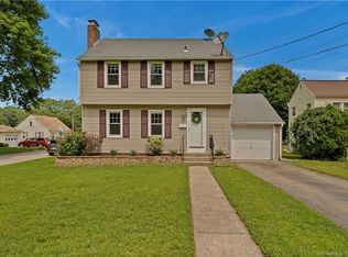 3 Old Salem Rd, Norwich, CT 06360
