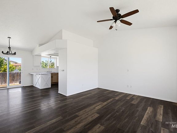 4th image of 817 Settlers Dr