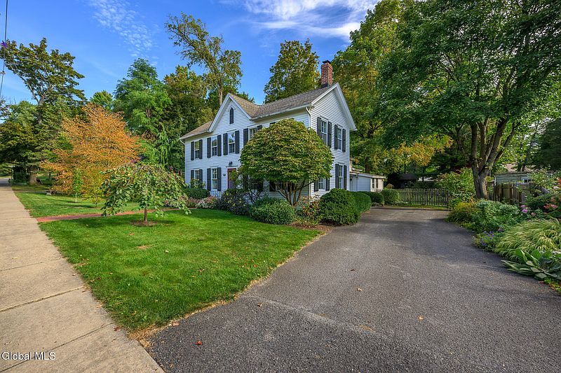 2nd image of 33 Hudson Street