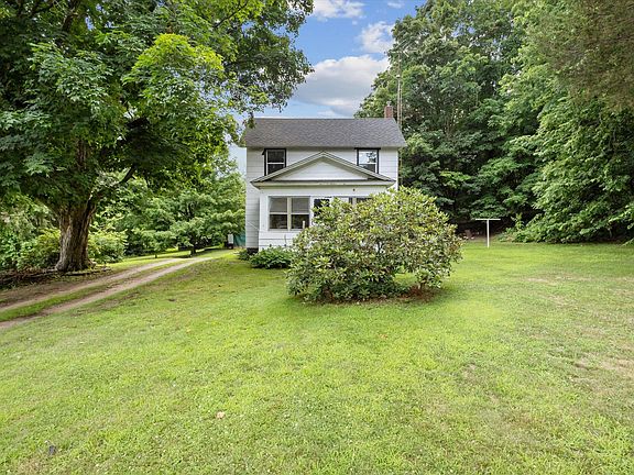 3rd image of 842 10th St